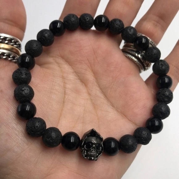 Men onyx & lava rock black rodhium skull bracelet - Picture 4 of 8